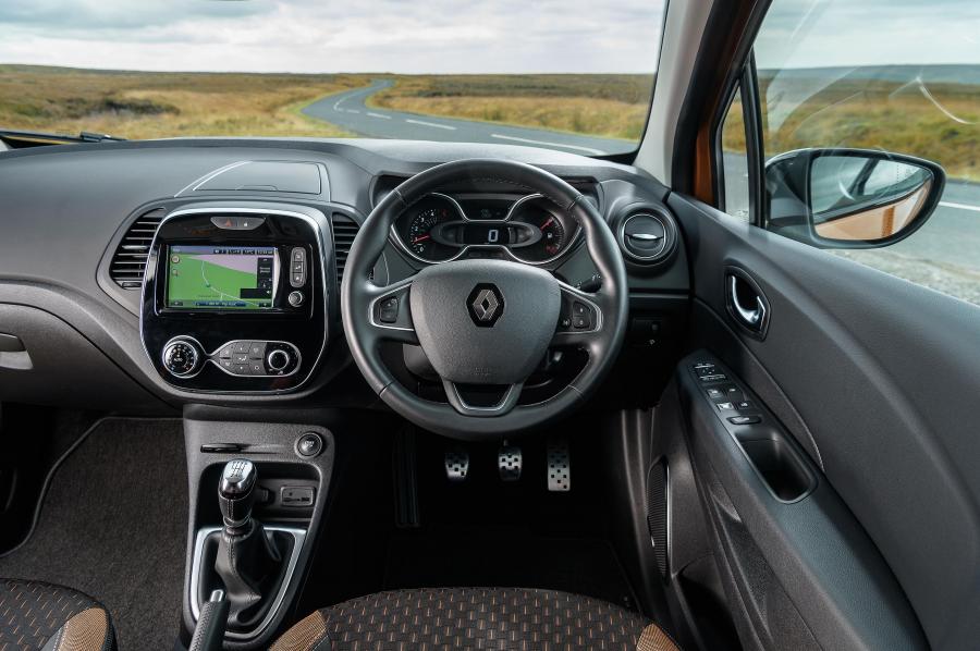 Интерьер Renault Captur 2017 года  (UK) (фото 39 из 40)